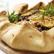 Torta salata al rosmarino con patate e champignon