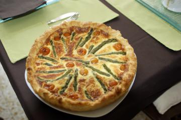 Torta salata agli asparagi