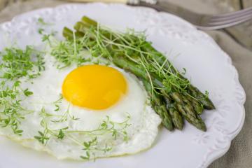 Asparagi e uova
