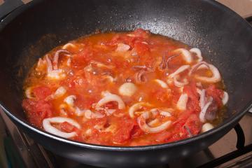Calamari al sugo