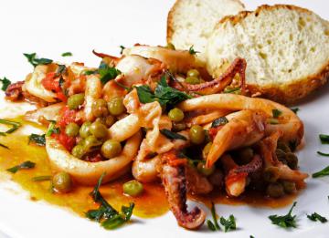 Calamari con piselli