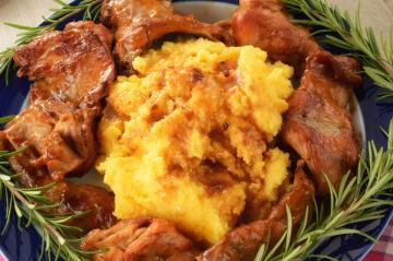 Coniglio con la polenta