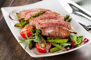 Filetto con asparagi croccanti