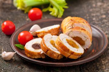Rotolo di pollo con frutta secca