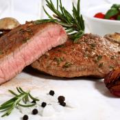 Filetto di vitello con funghi e cipolline