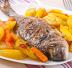 Orata al forno con patate e carote
