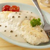 Pesce con salsa Mornay e pepe verde