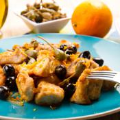 Pesce spada con capperi e olive