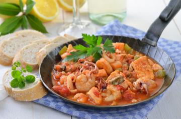 Stufato di pesce in salsa piccante