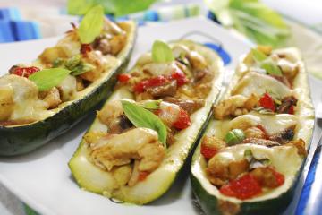 Zucchine ripiene di pollo al curry